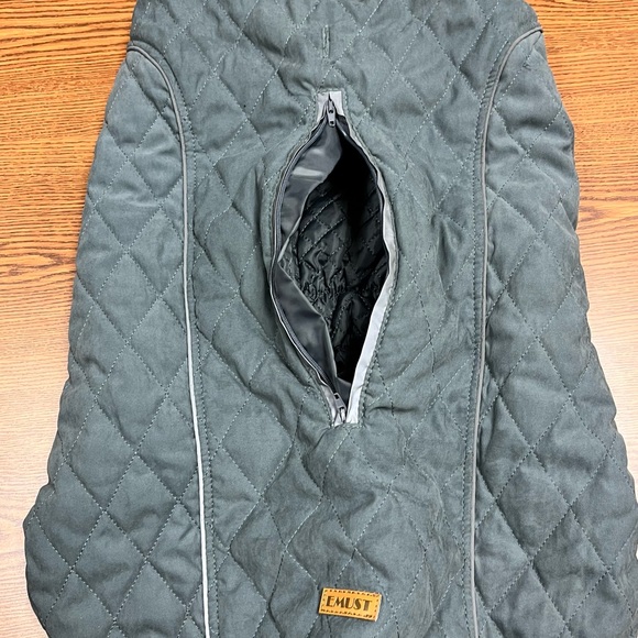 Insulated Quilted Winter Dog Coat - Picture 4 of 10